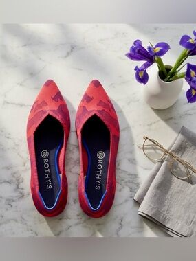 Rothy's "The Point" ballet flats in the Red Camo print Size 6.5